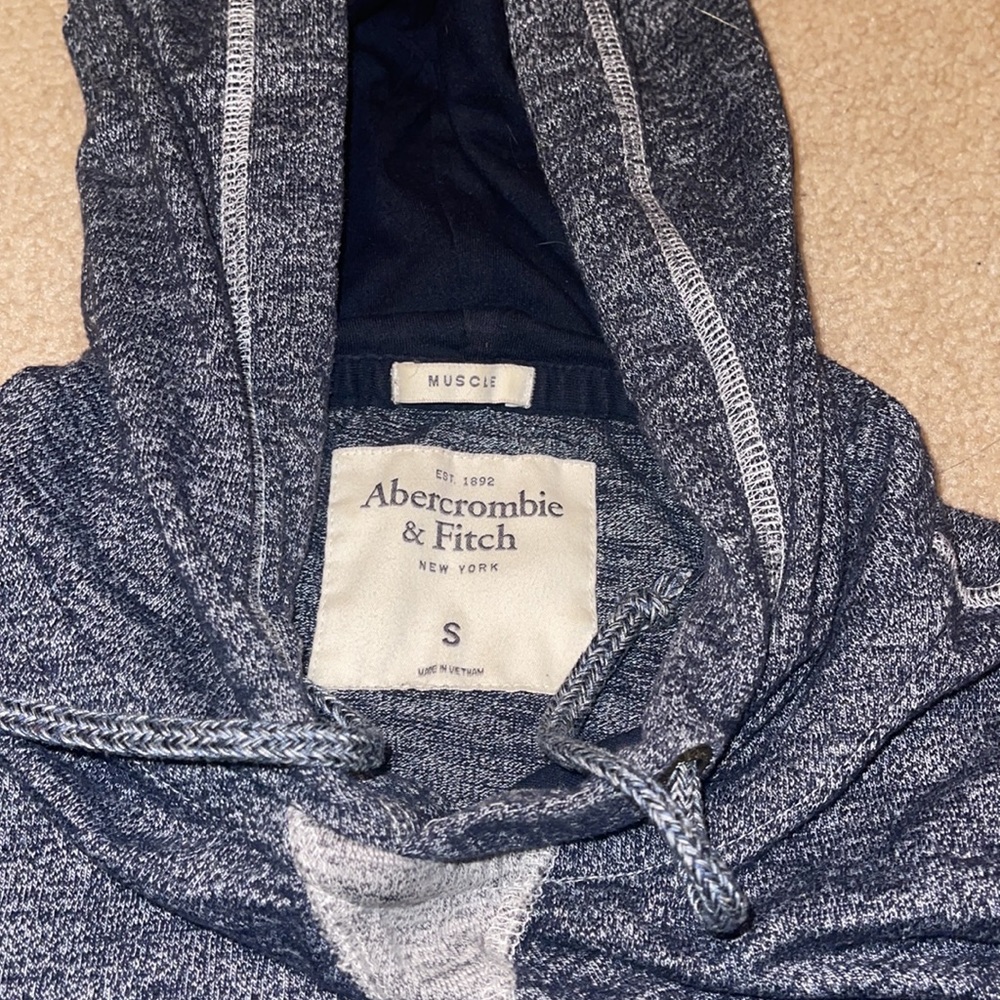 Blue sweatshirt - Picture 2 of 3